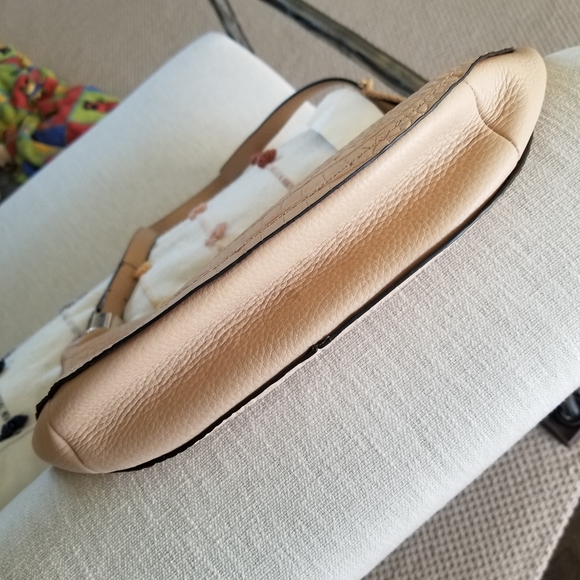 Vince Camuto Meliss Tan Color Leather Crossbody bag EUC - Picture 9 of 16